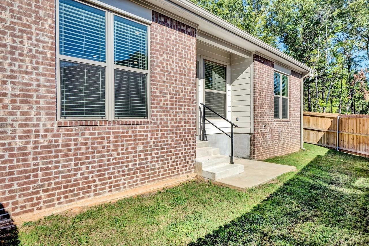 Eagles Crest Townhomes - Photo 3 of 10