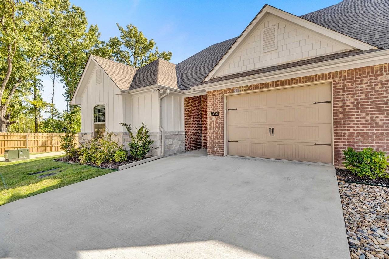 Eagles Crest Townhomes - Photo 4 of 10