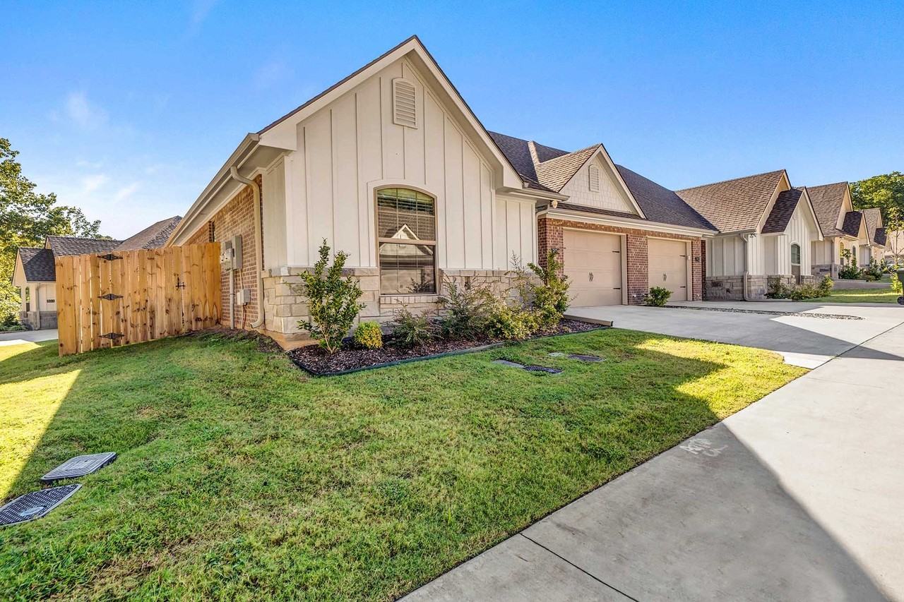 Eagles Crest Townhomes - Photo 5 of 10