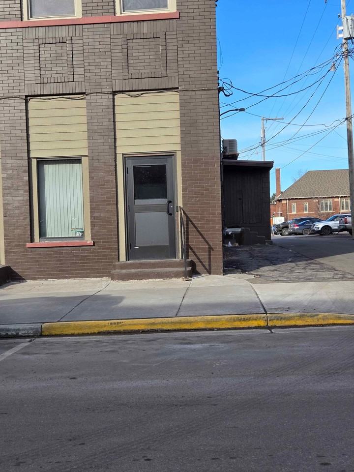 1223 15th Ave - Photo 2 of 2