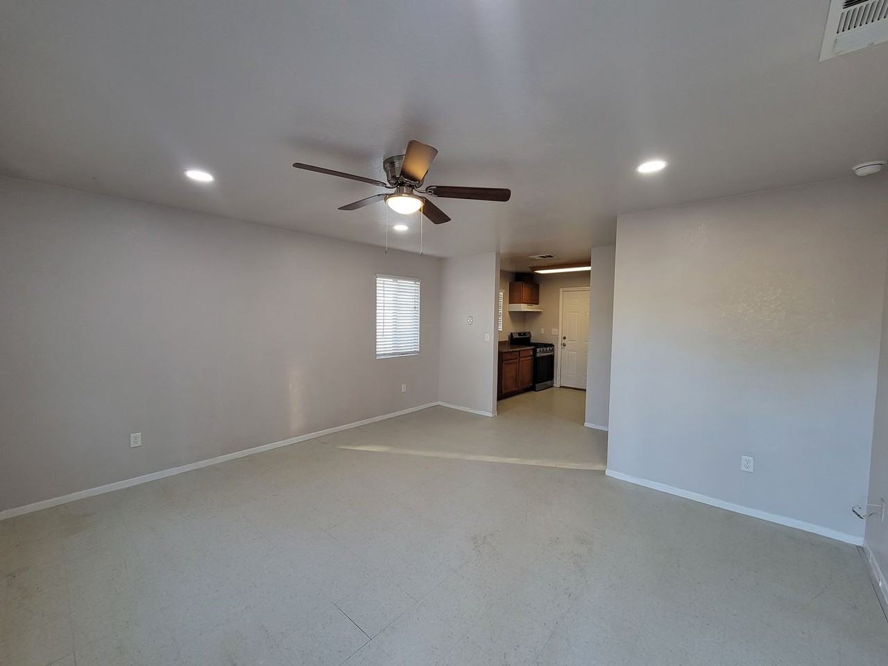 1414 H St - Photo 3 of 10
