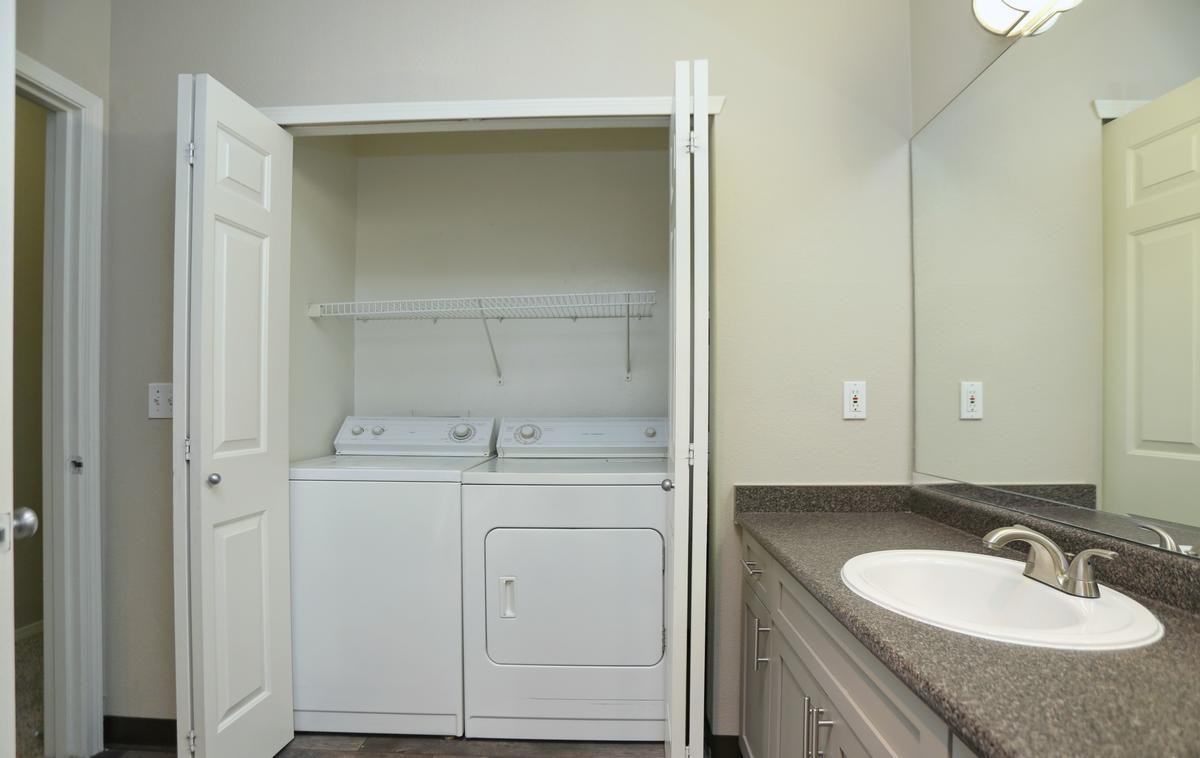 10101 7th Ave Se - Photo 7 of 24