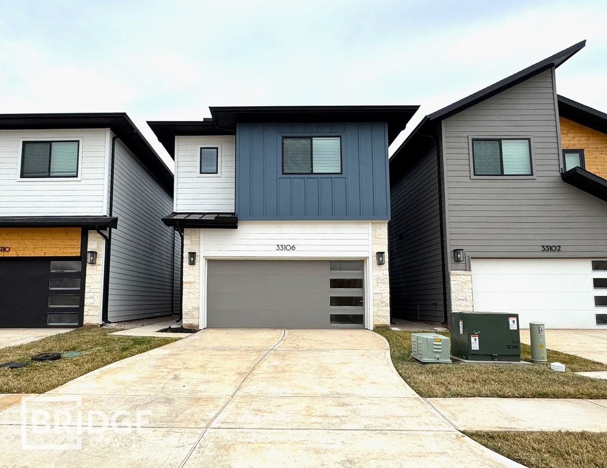 33106 Willow Heights Ln