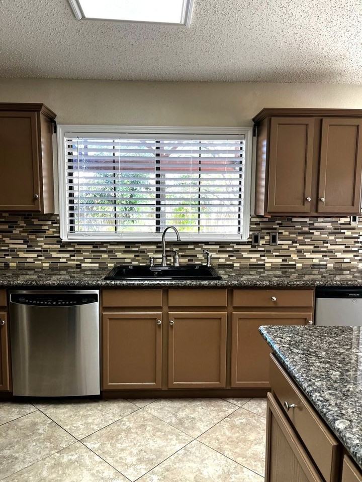 2327 Stallion Run - Photo 4 of 15