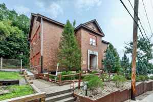 featured image of 230 Oakwood Ave