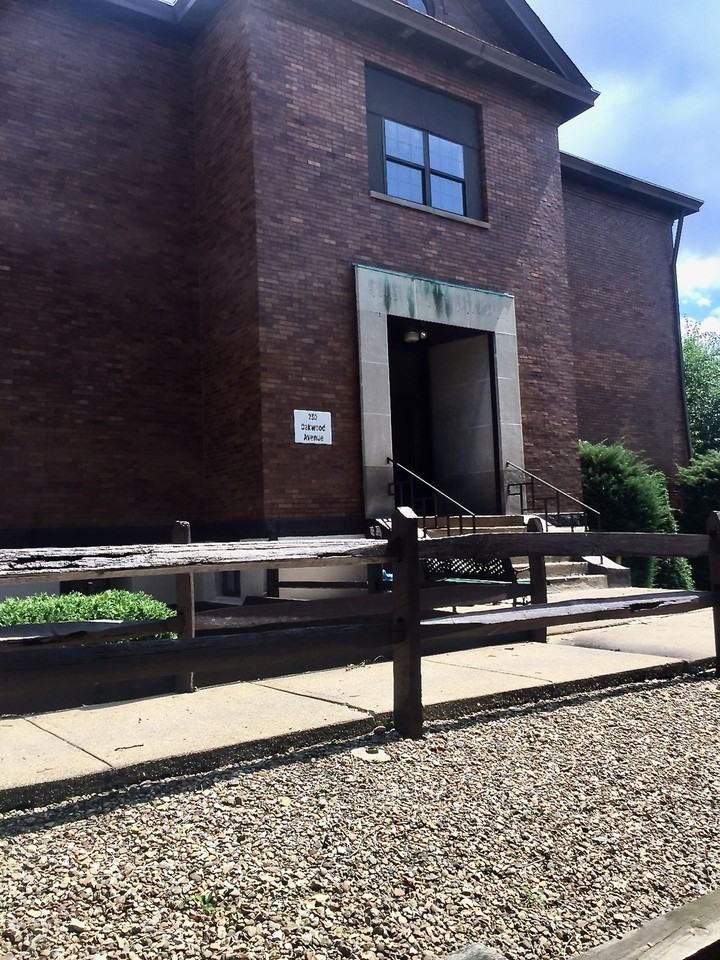 *** Beautiful Apartments in the North Hills * Pet Friendly * Spacious * Renovated * Available Now *** - Photo 3 of 4