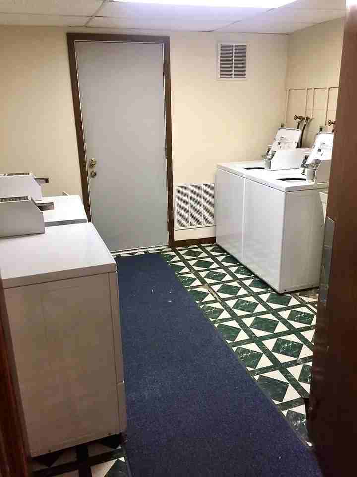 *** Beautiful Apartments in the North Hills * Pet Friendly * Spacious * Renovated * Available Now *** - Photo 4 of 4