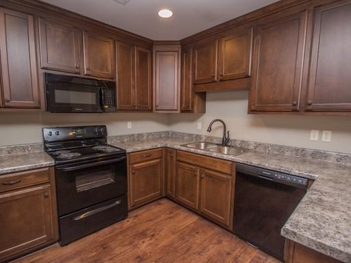 25313 Everblake Dr - Photo 4 of 13