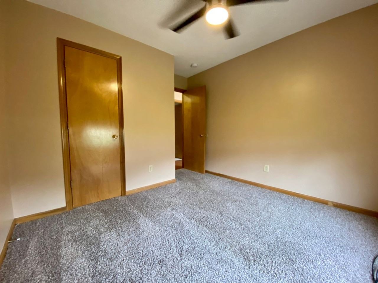 921 Fontana Ave - Photo 3 of 14