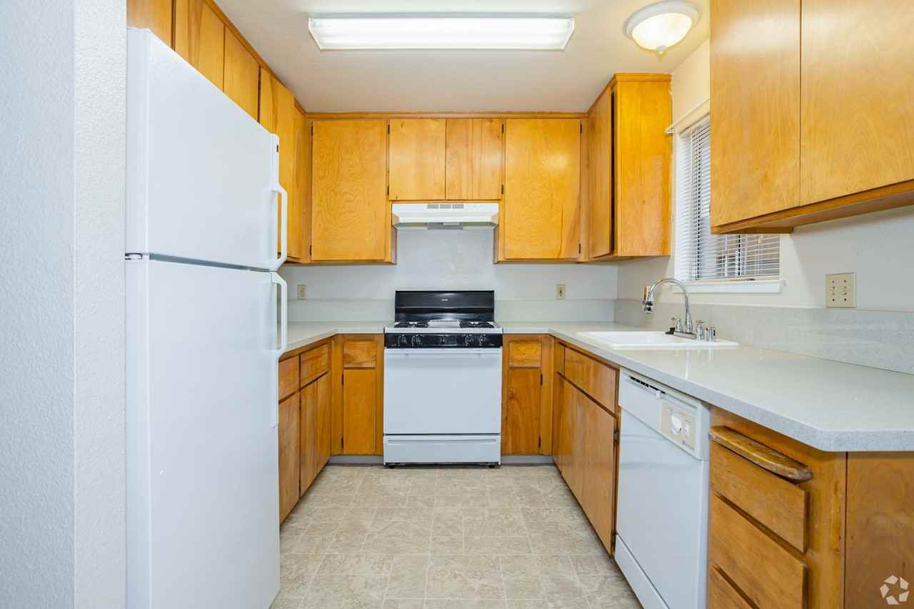 AMG Townhomes - Photo 3 of 11