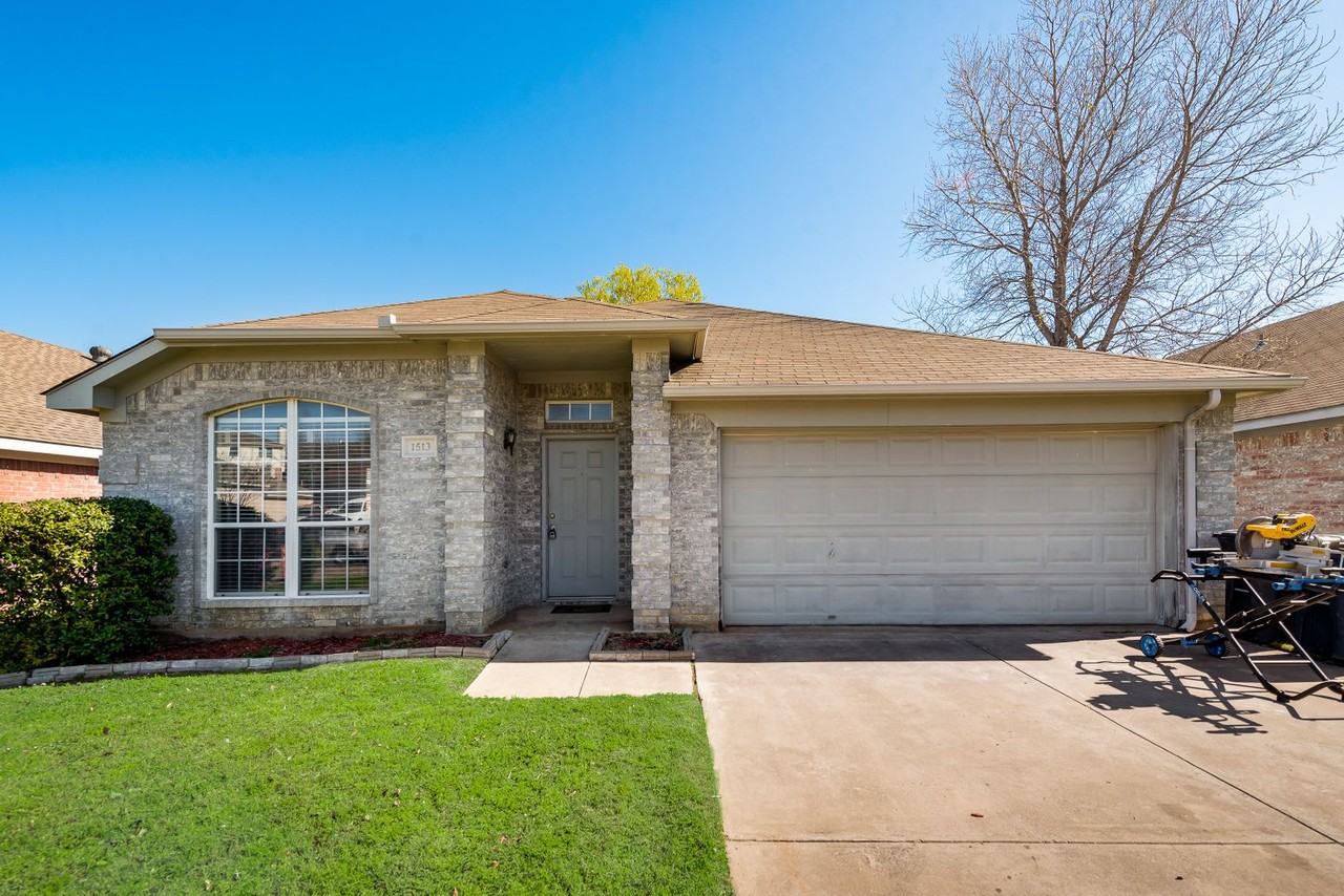 1513 Creekstone Ct - Photo 2 of 19