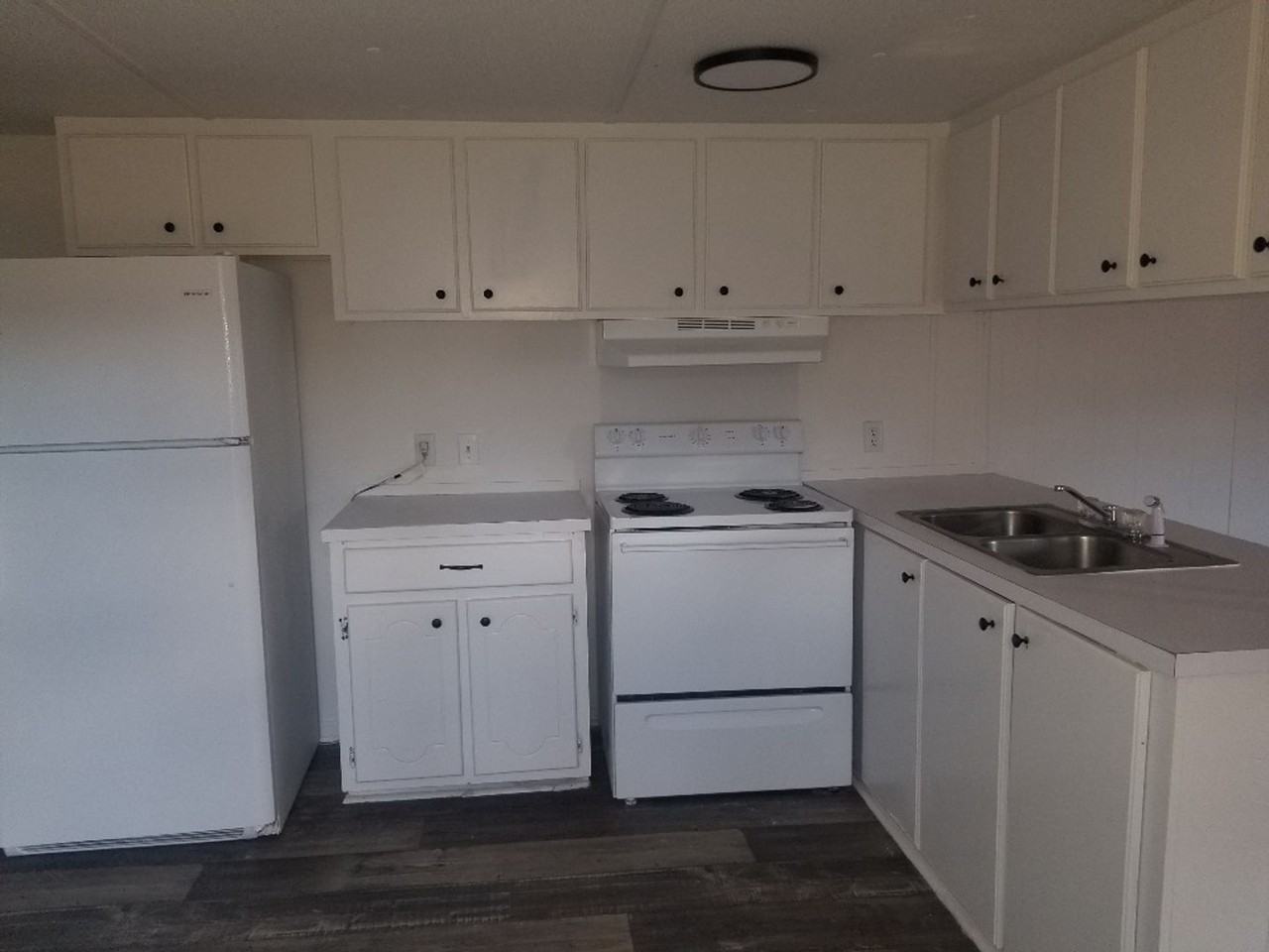 425 Riverbend Rd N #B - Photo 4 of 14