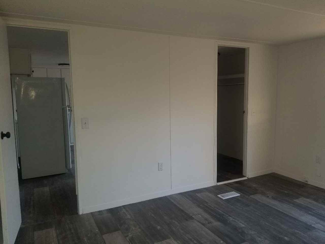 425 Riverbend Rd N #B - Photo 7 of 14