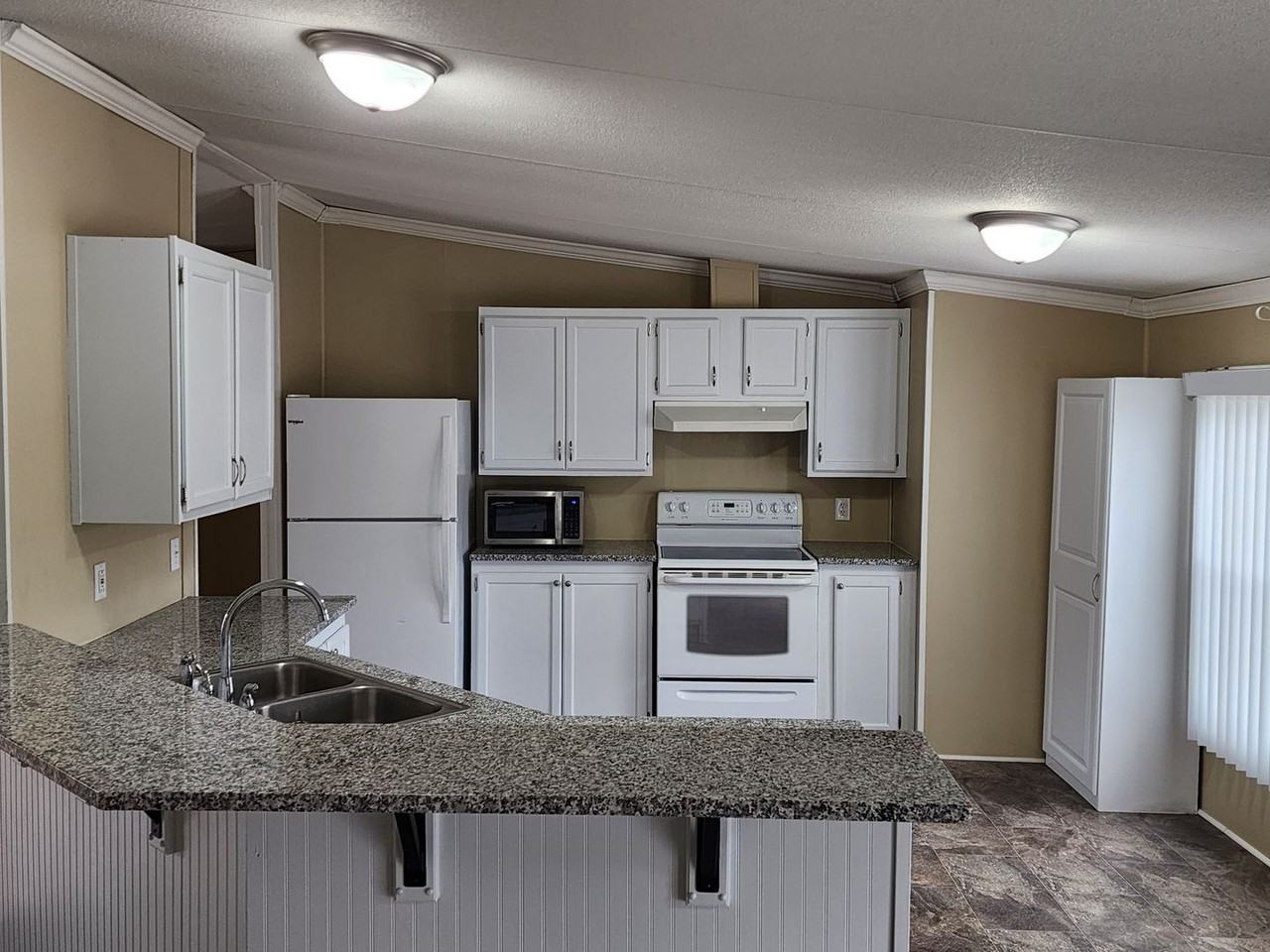 134 Brandenburg Dr - Photo 4 of 17