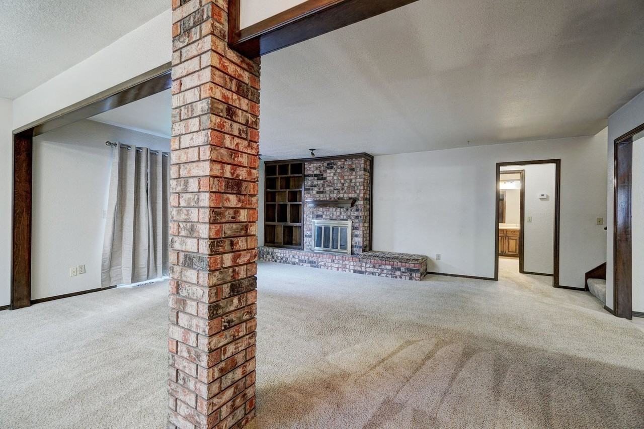 6909 N Spinnaker Ln - Photo 2 of 21