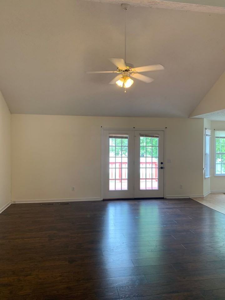 430 W Doak Rd - Photo 3 of 22