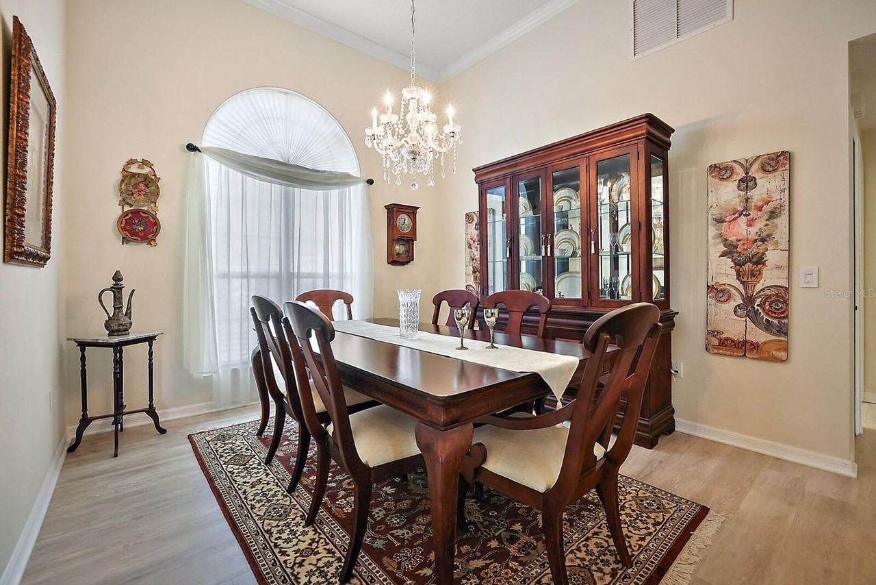 39100 Tacoma Dr - Photo 3 of 21