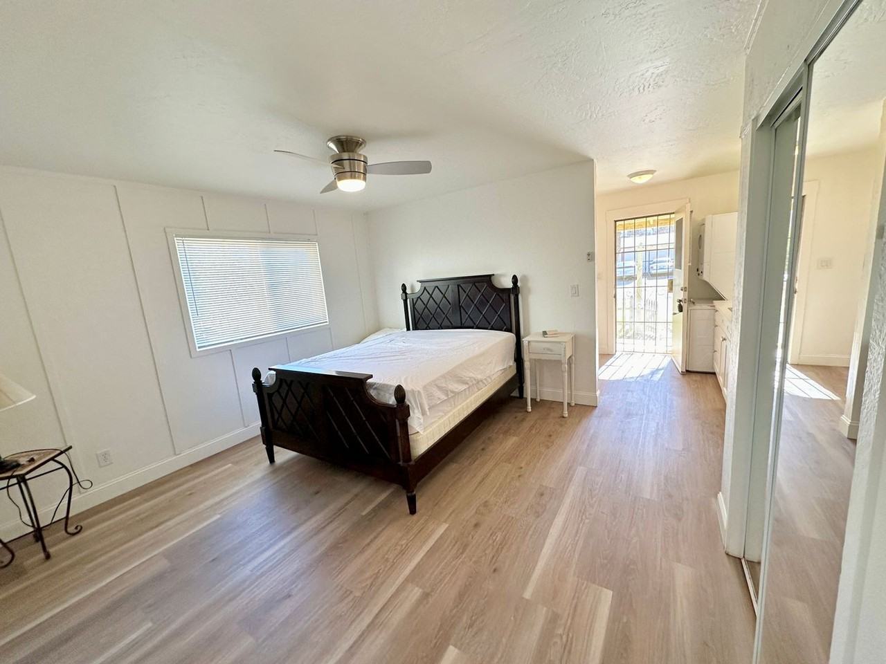 704 Vine St #B - Photo 5 of 7