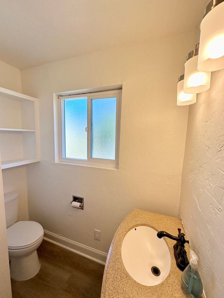 704 Vine St #B - Photo 7 of 7