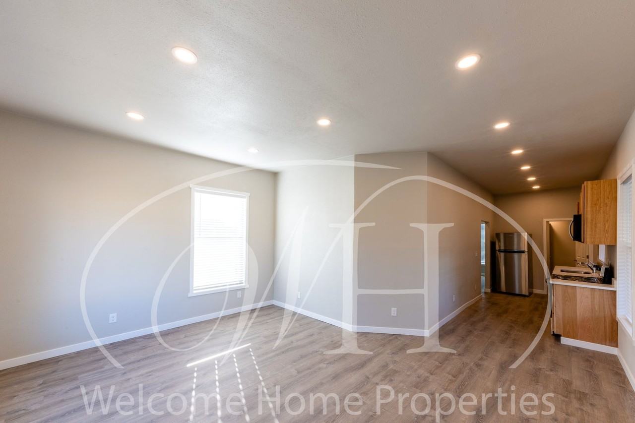 67 Rima Ln - Photo 2 of 19