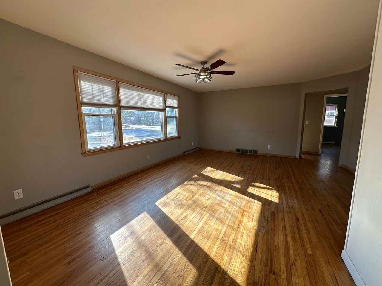 406 E Center Ave - Photo 2 of 13