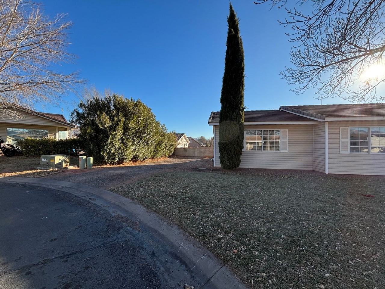 773 S 220 E - Photo 2 of 34