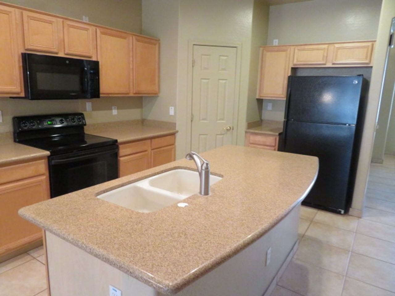 7236 E Melrose St - Photo 6 of 23