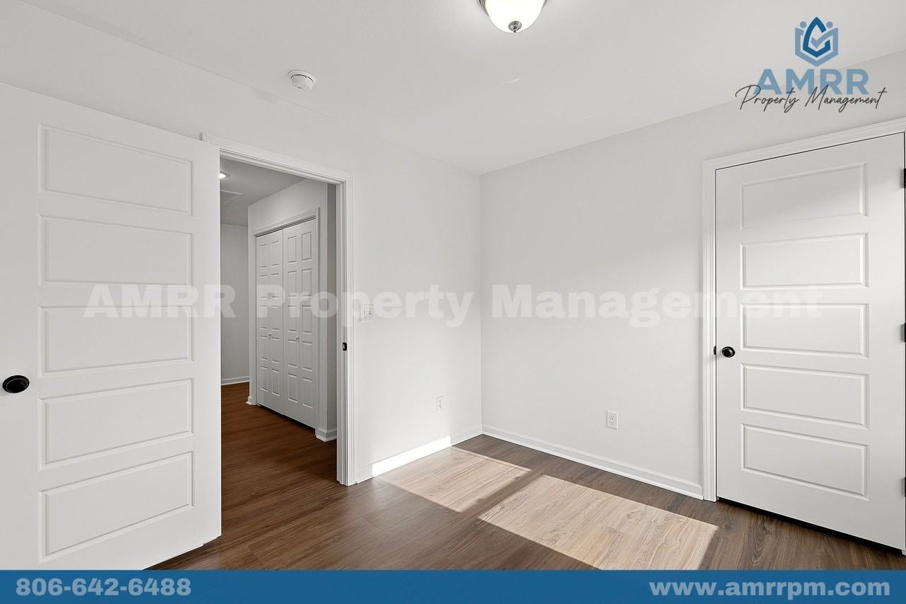 127 Sw Vicki St - Photo 7 of 33