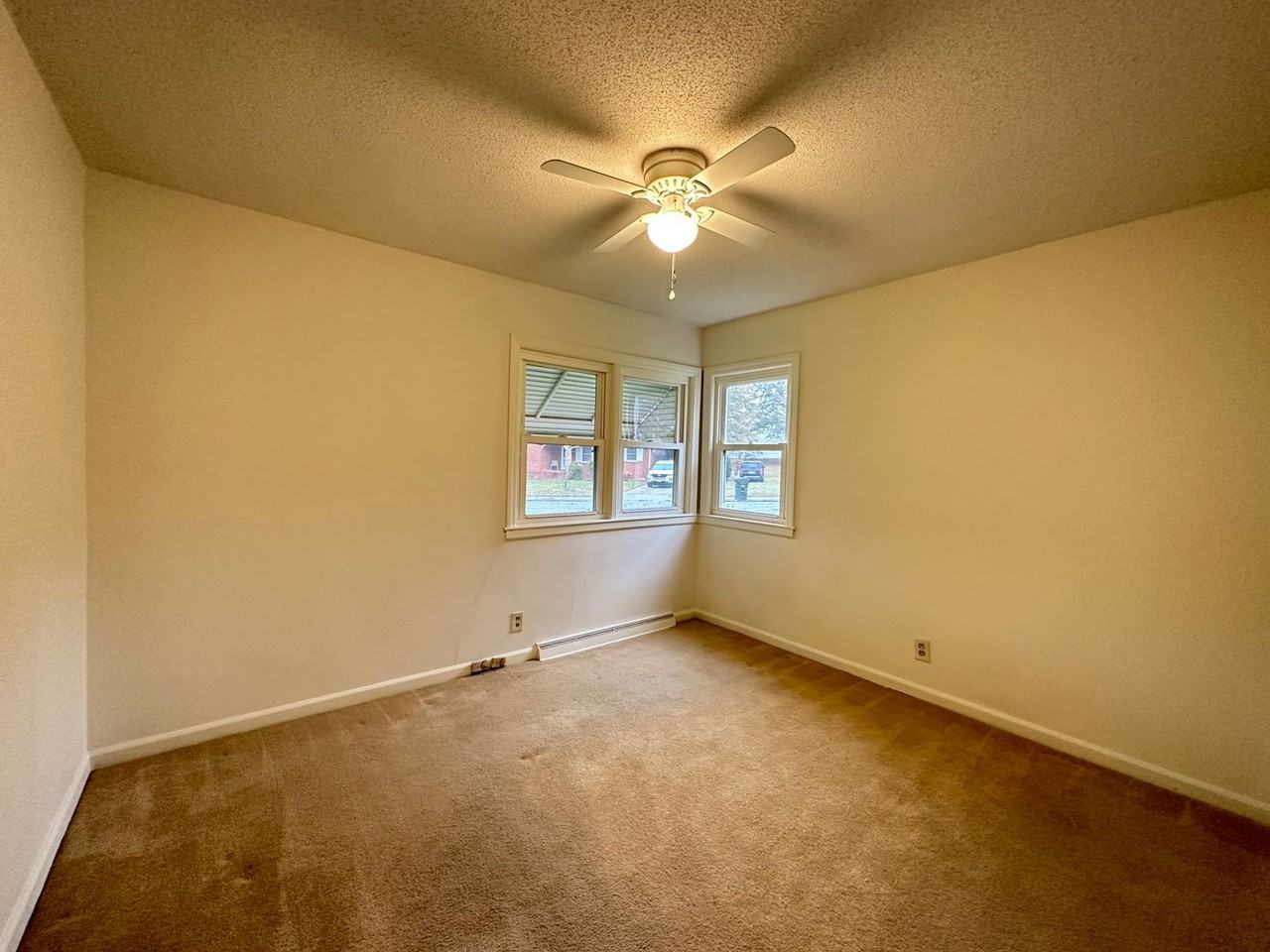 1533 Sherwood Street - Photo 5 of 10