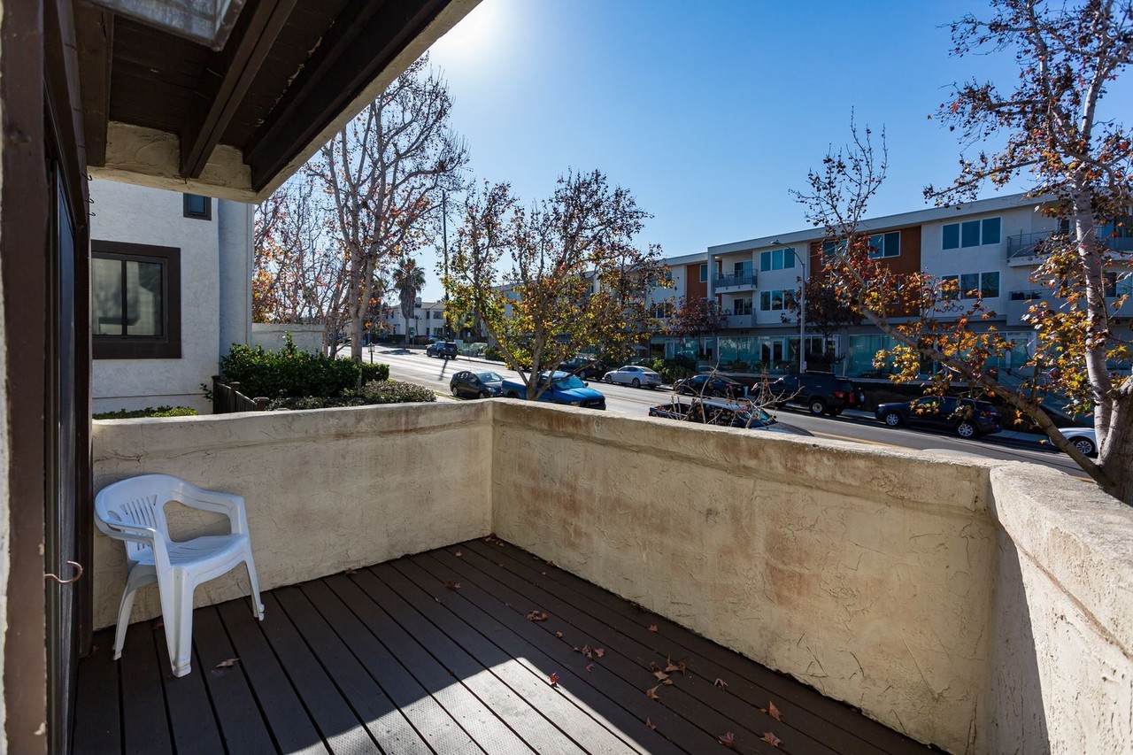 3966 Voltaire St - Photo 5 of 30