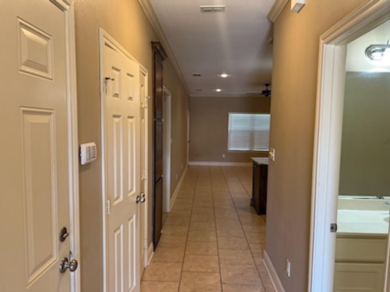 4045 Mobley Cir - Photo 2 of 15