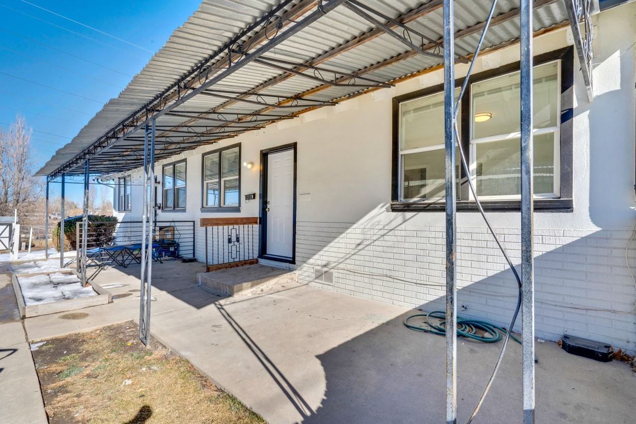 4851 W 11th Ave - Photo 4 of 48