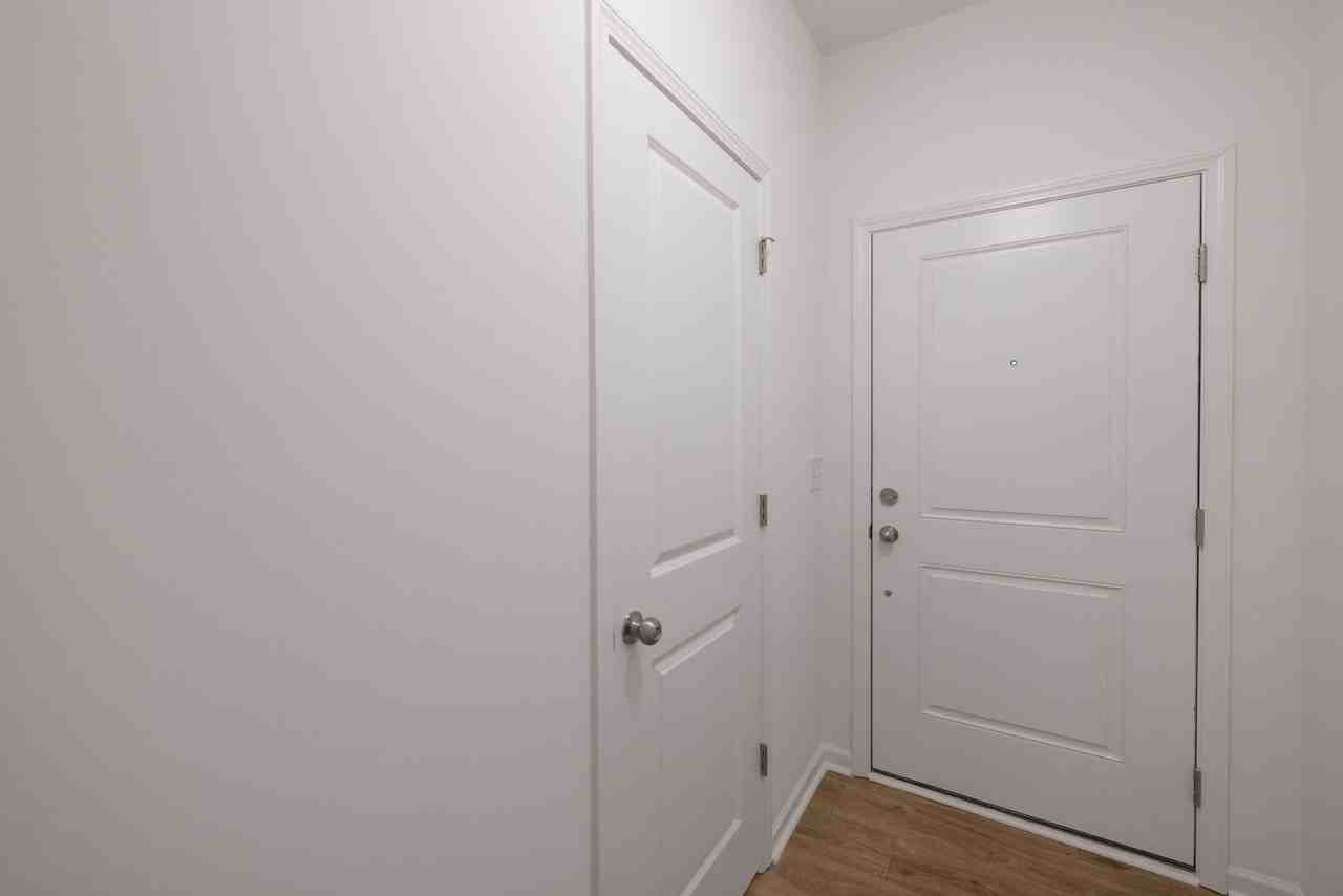 204 Grant St - Photo 3 of 20