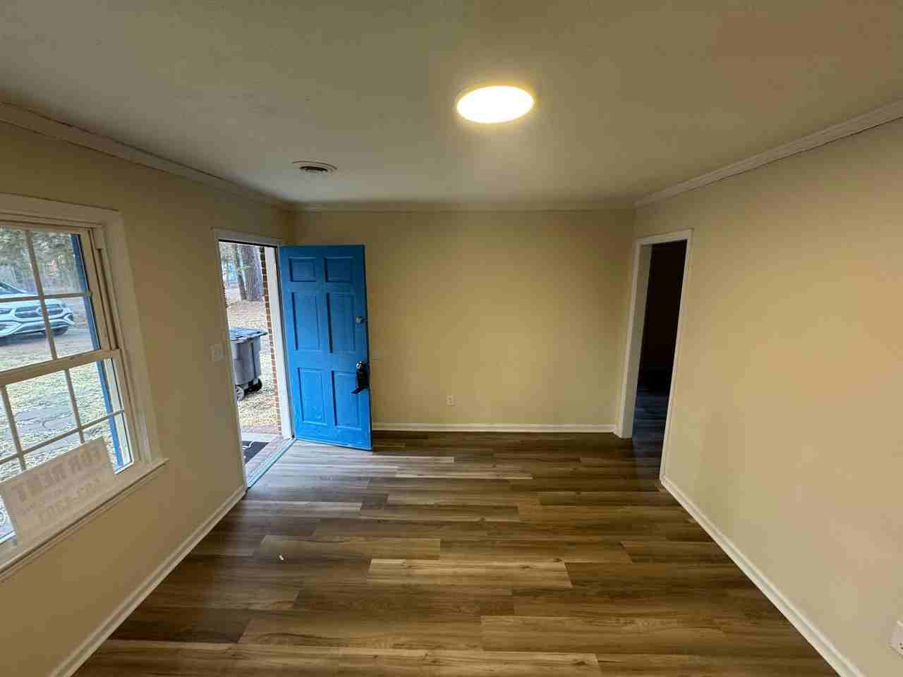 313 Ferndale Dr - Photo 2 of 12