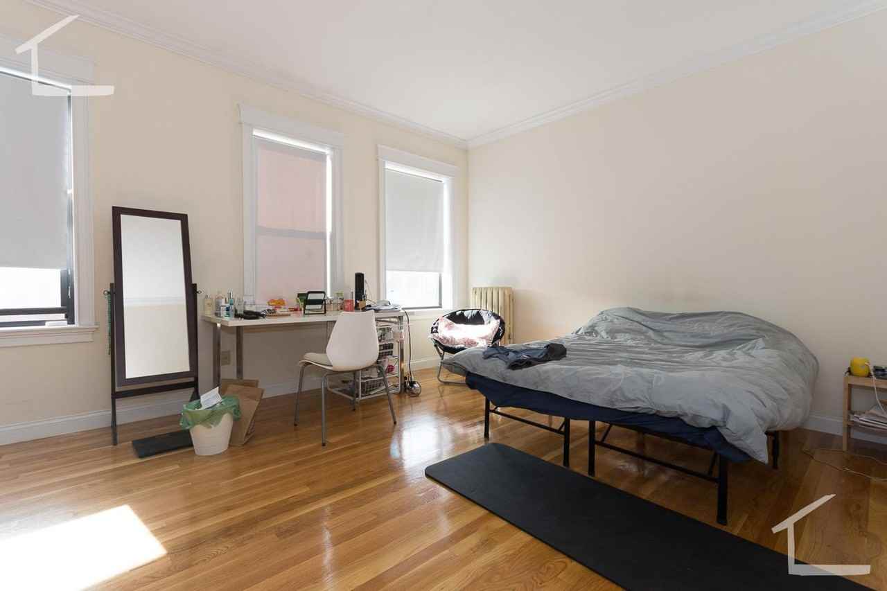 76 Quint Ave - Photo 5 of 9