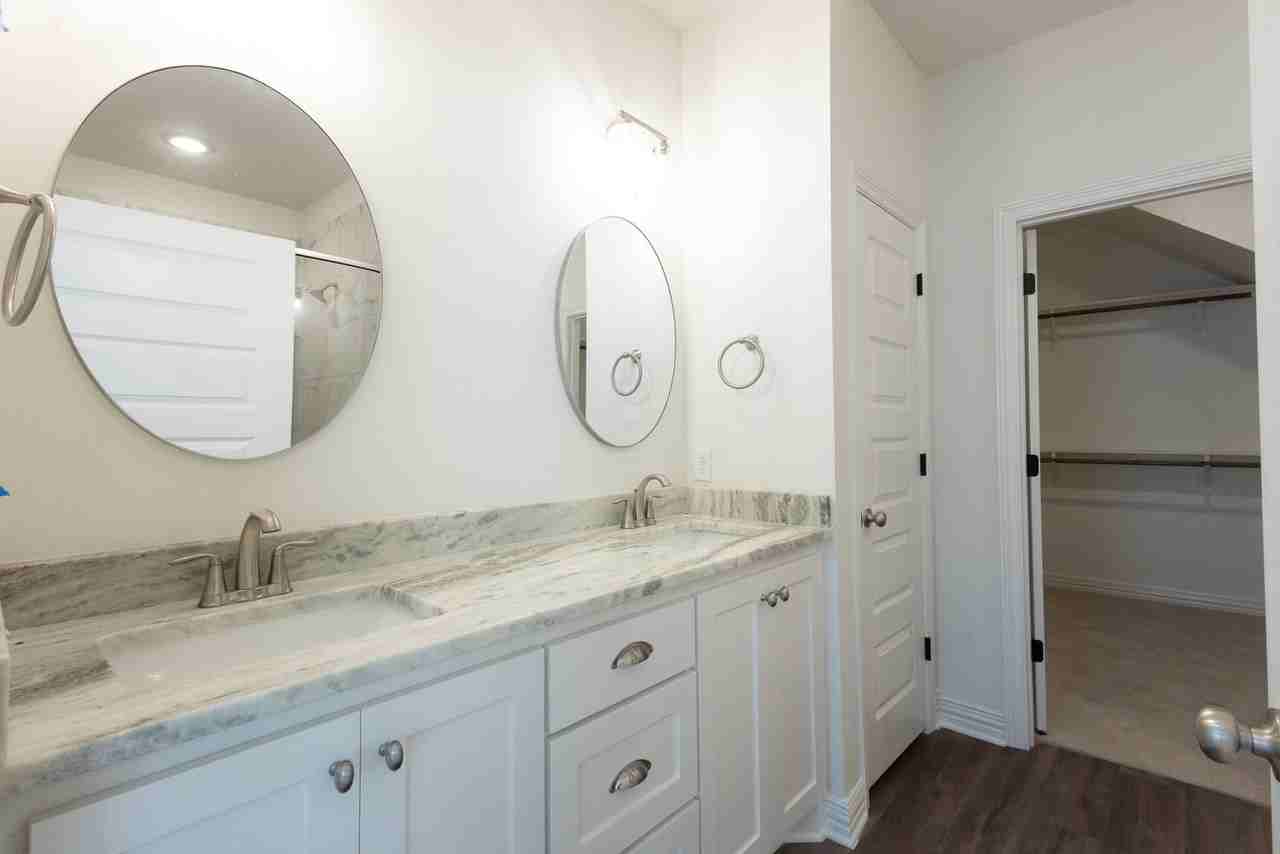 1546 Bennett St - Photo 5 of 29
