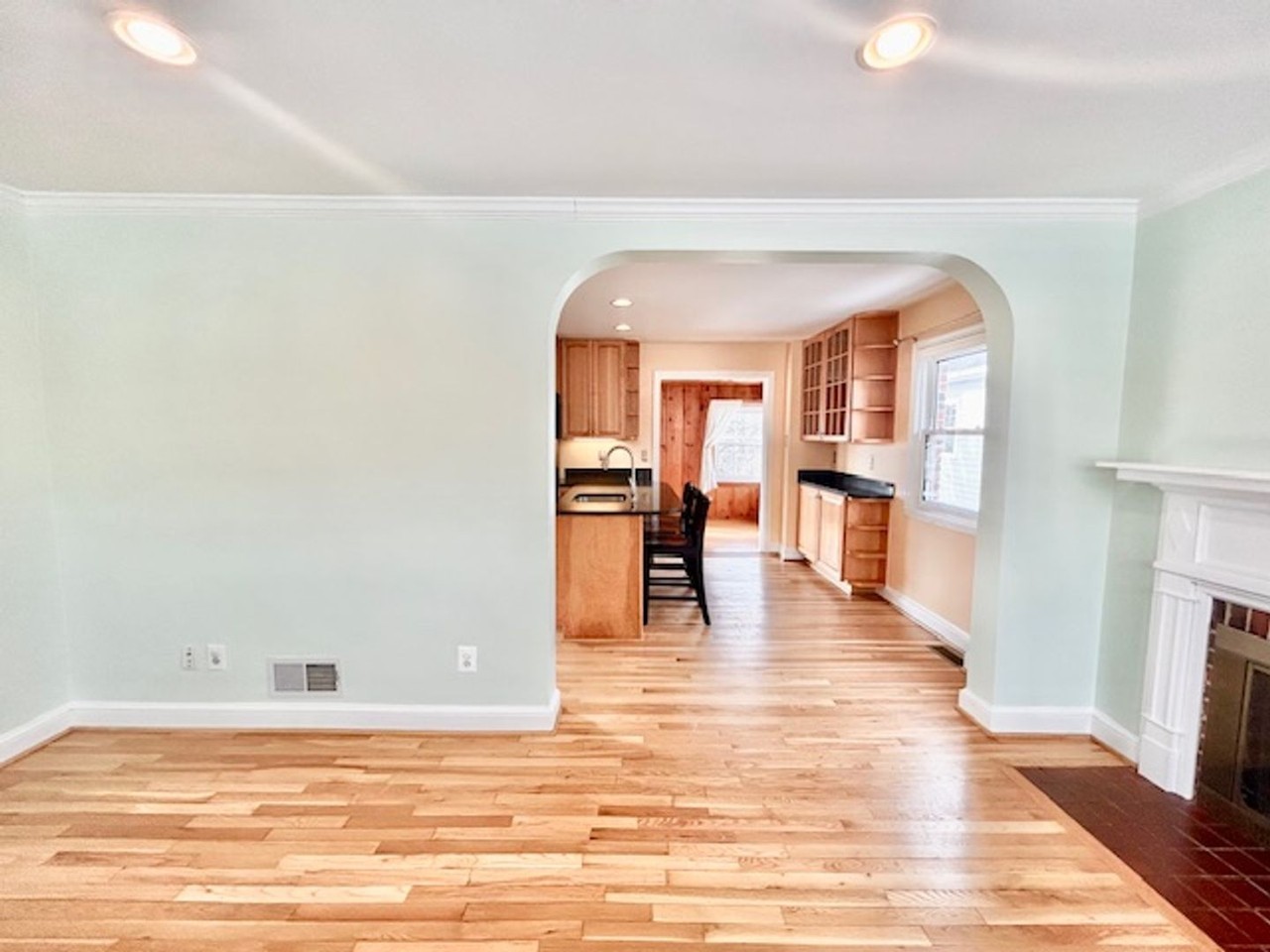2618 N Quantico St - Photo 3 of 42