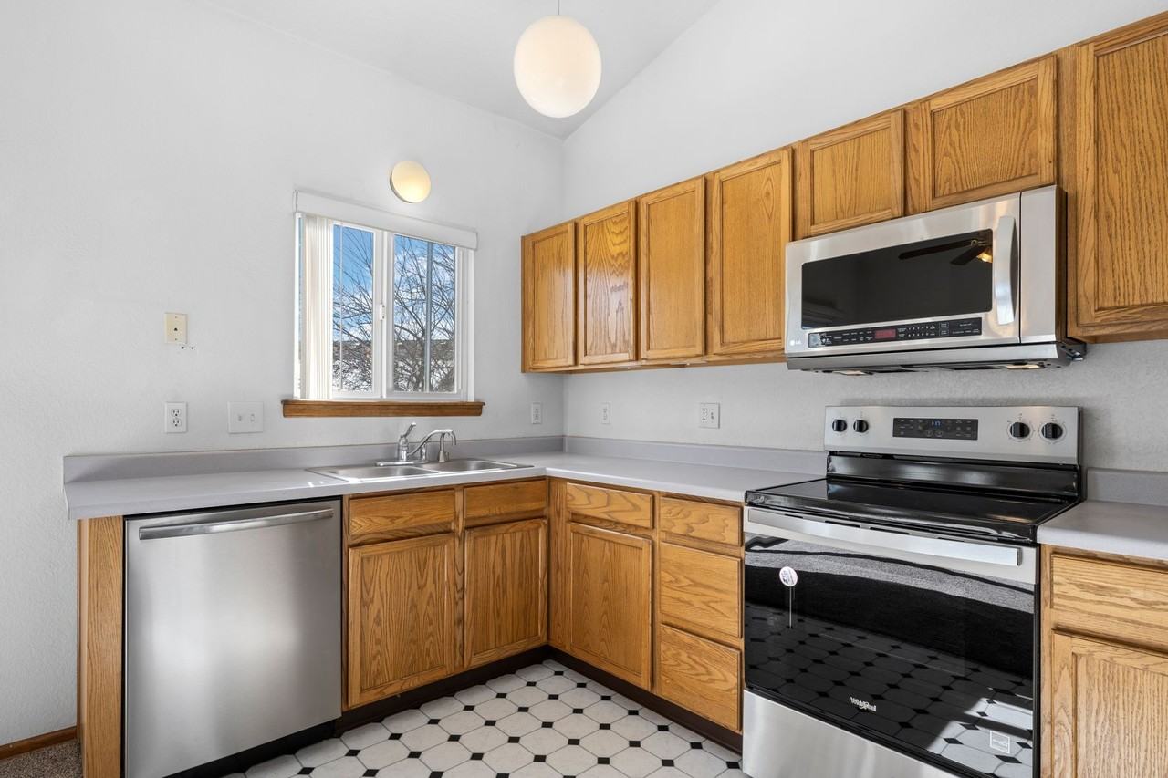 2748 W 126th Ave - Photo 4 of 37