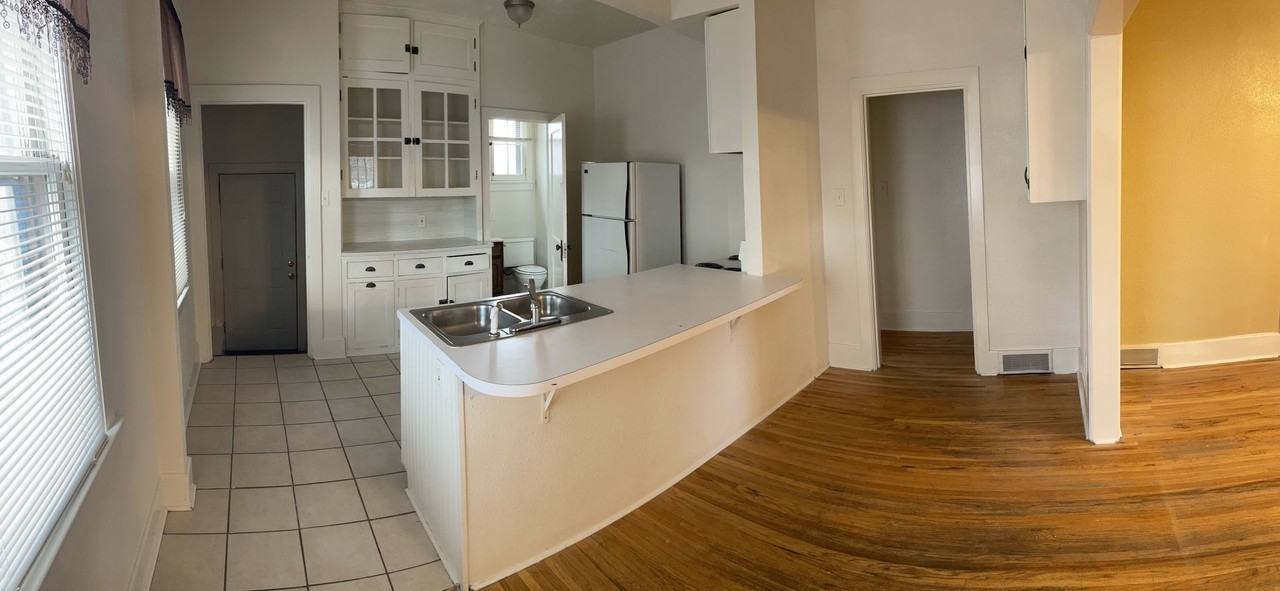 717 16th St - Photo 3 of 9