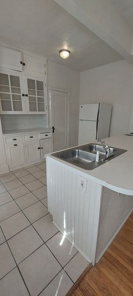 717 16th St - Photo 4 of 9