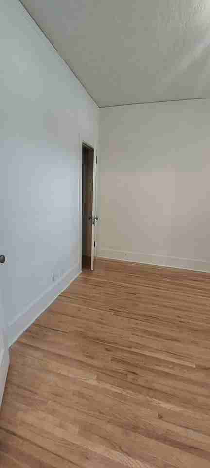 717 16th St - Photo 5 of 9