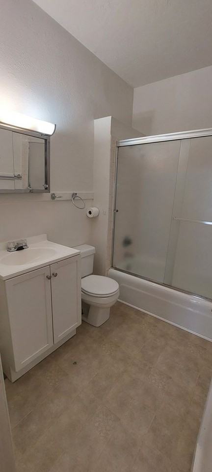 717 16th St - Photo 6 of 9