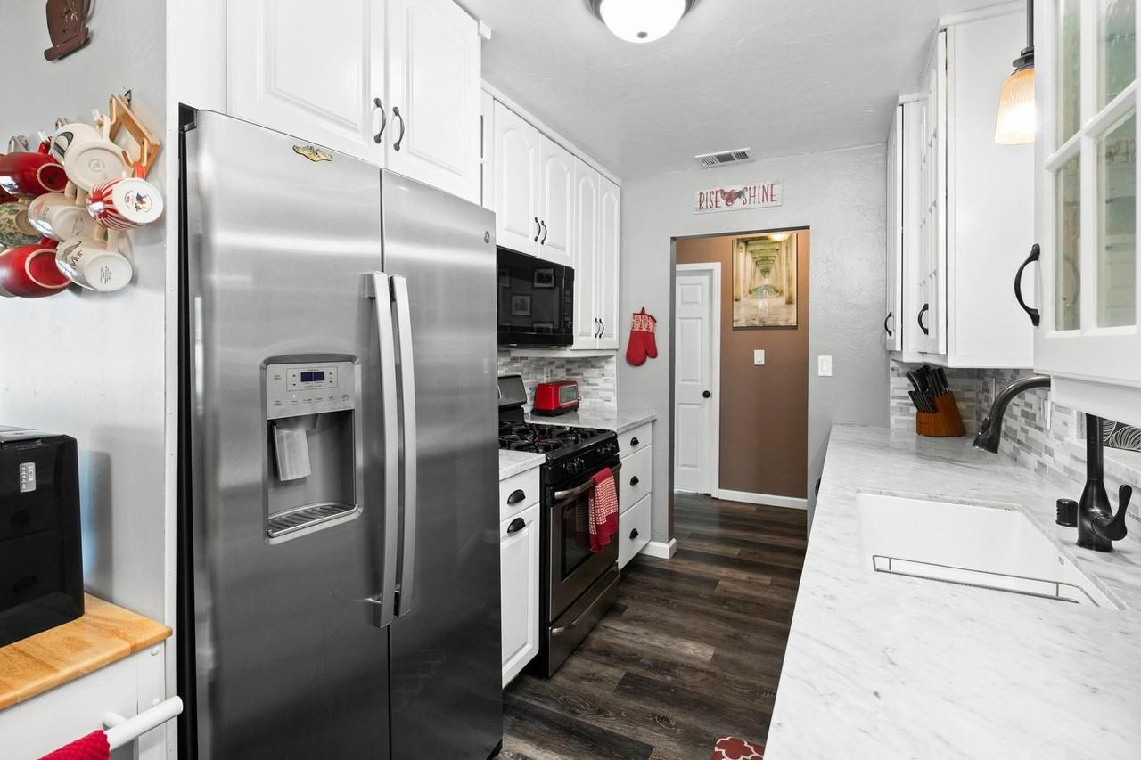 752 Osage St - Photo 3 of 27