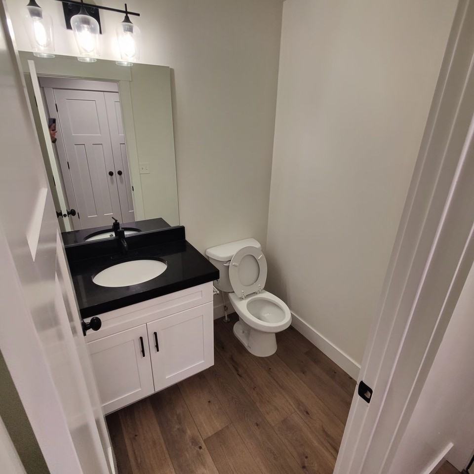 682 E Benbrook Ln - Photo 5 of 24