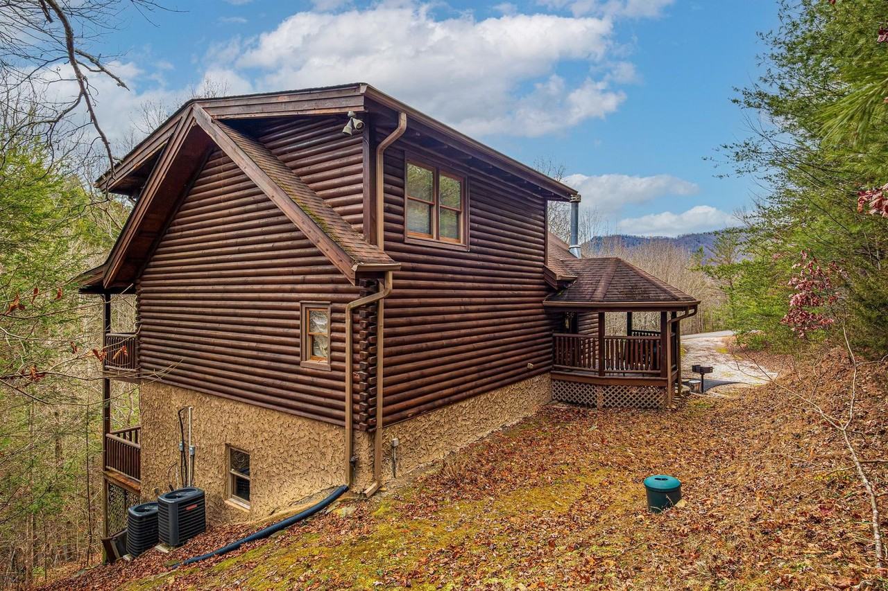 2750 Cedar Falls Way - Photo 2 of 23