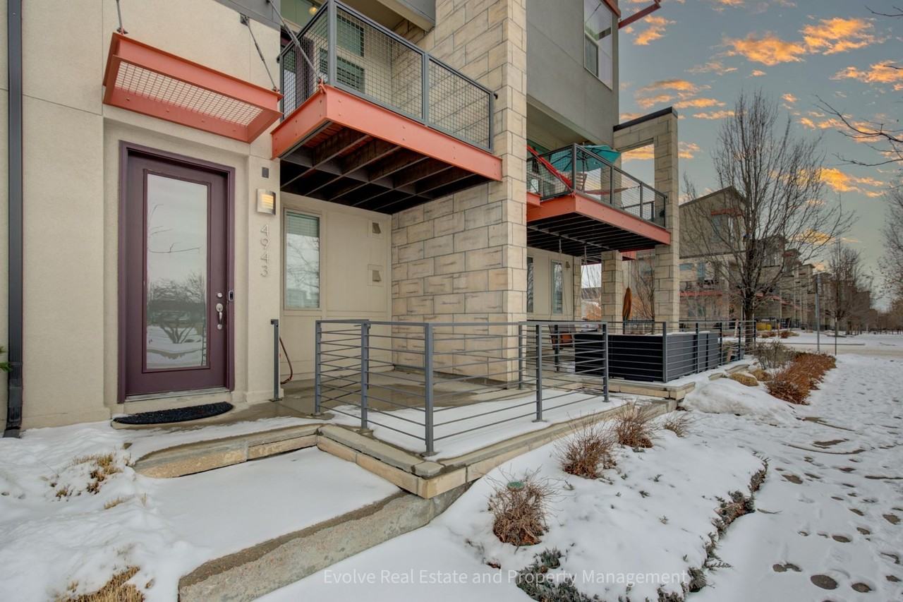4943 Valentia St - Photo 2 of 25