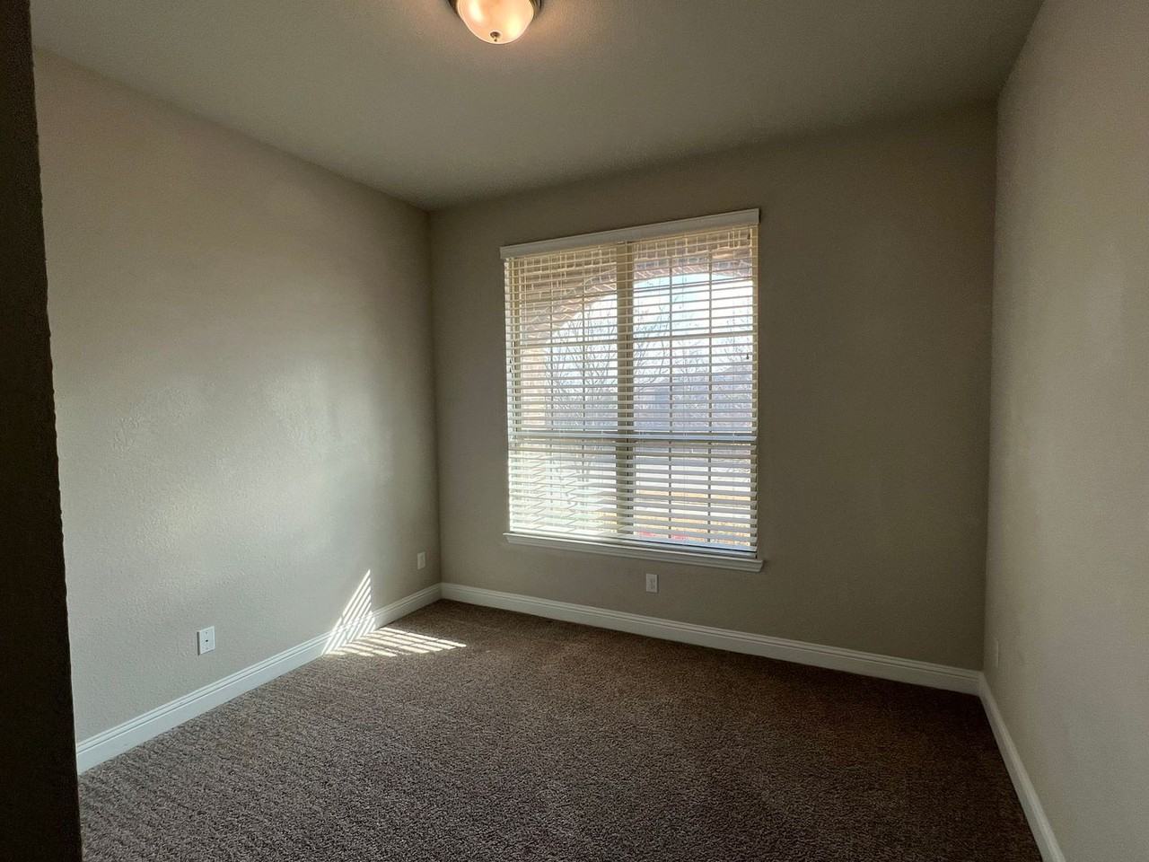 616 Ardath Dr - Photo 4 of 25