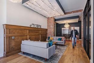 223 E Town St - Photo 1 of 1