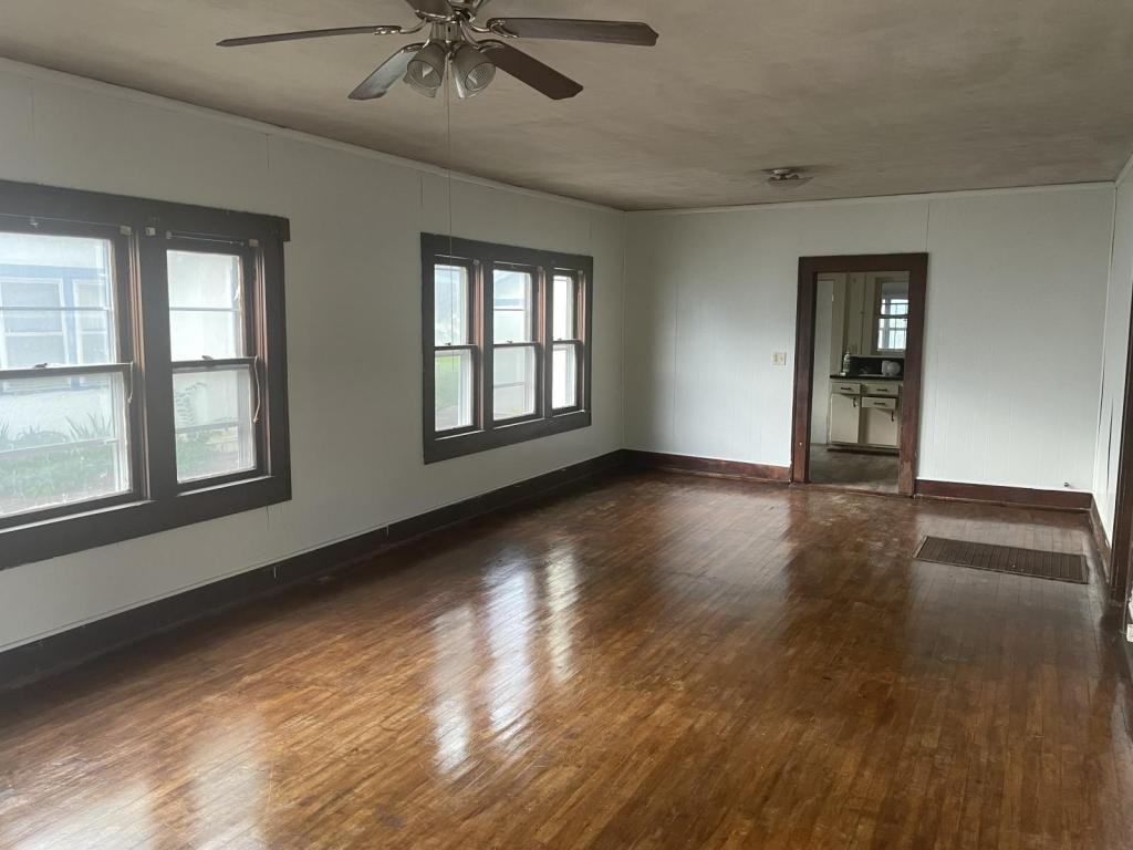 618 Grove St - Photo 2 of 18