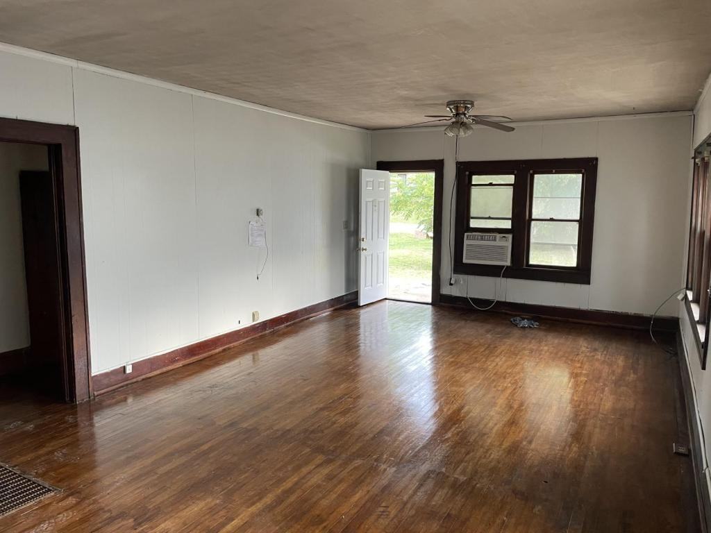 618 Grove St - Photo 3 of 18